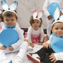 Escuela Infantil Los Robles niños con disfraz de conejo