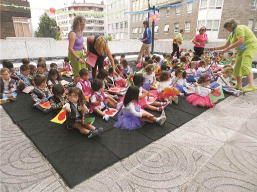 Escuela Infantil Los Robles niños reunidos