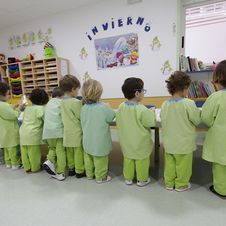 Escuela Infantil Los Robles niños en actividad