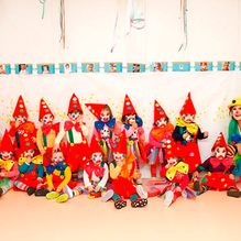 Escuela Infantil Los Robles niños con disfraz de payaso