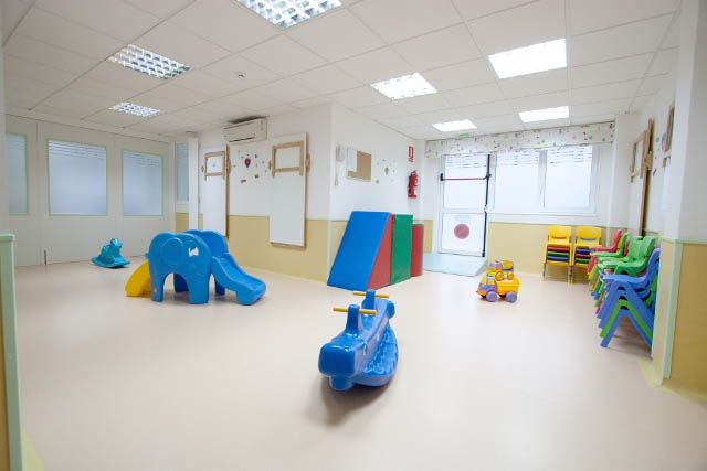 Escuela Infantil Los Robles parque infantil